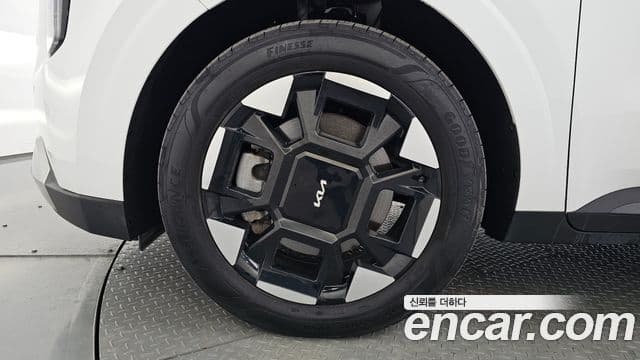 Kia Carnival 2024 — ფოტო 5/20