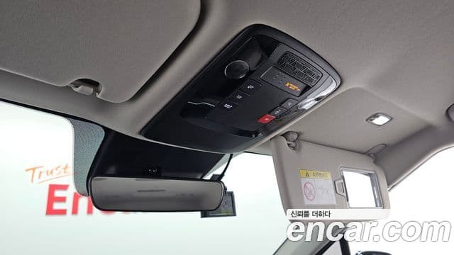 Kia Carnival 2024 — ფოტო 17/20