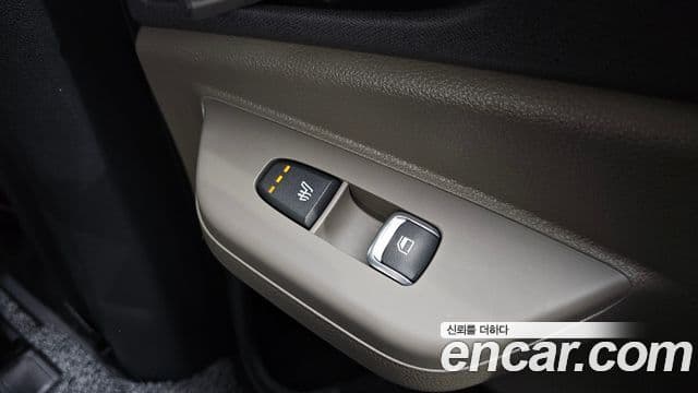 Kia Carnival 2024 — ფოტო 19/20