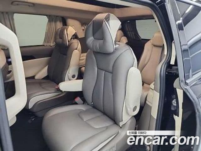 Kia Carnival 2020 — Фото 11/20