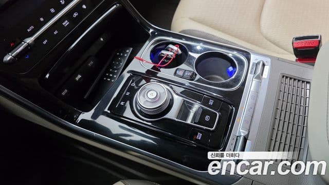 Kia Carnival 2023 — Şəkil 7/20