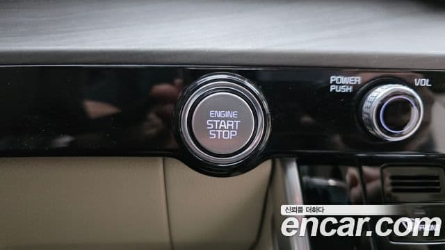 Kia Carnival 2023 — Şəkil 18/20