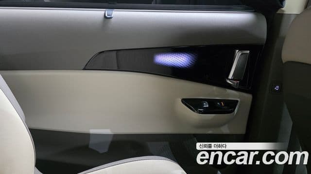 Kia Carnival 2023 — Photo 24/34