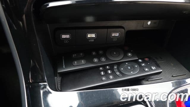 Kia Carnival 2023 — Photo 1/34