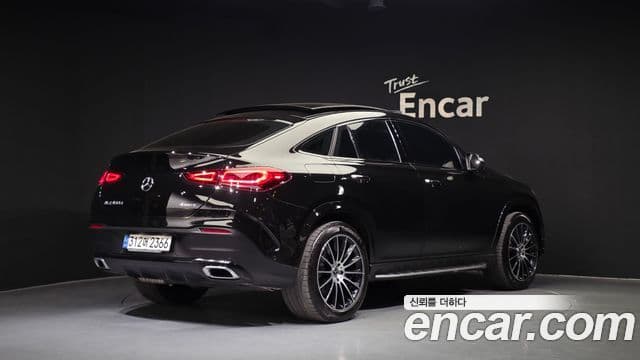 Mercedes-Benz GLE-Class 2022 — ფოტო 2/20