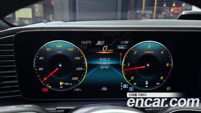Mercedes-Benz GLE-Class 2022 — ფოტო 8/20