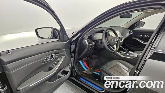 BMW 3 Series 2021 — фото 10 из 20