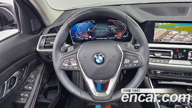 BMW 3 Series 2021 — ფოტო 13/20