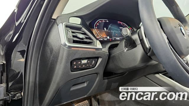 BMW 3 Series 2021 — ფოტო 15/20