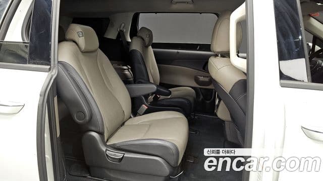 Kia Carnival 2024 — ფოტო 11/20