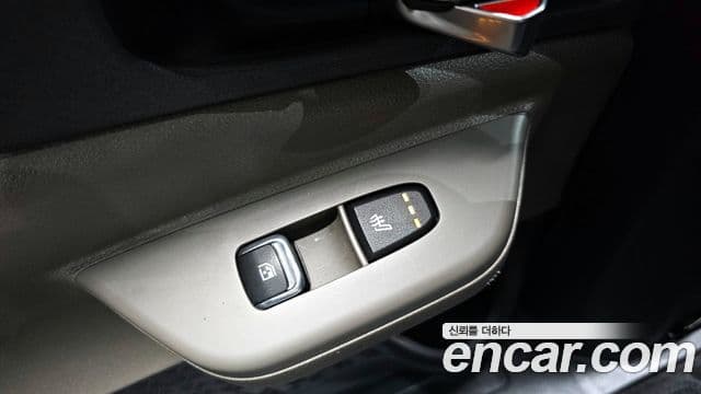 Kia Carnival 2024 — ფოტო 19/20