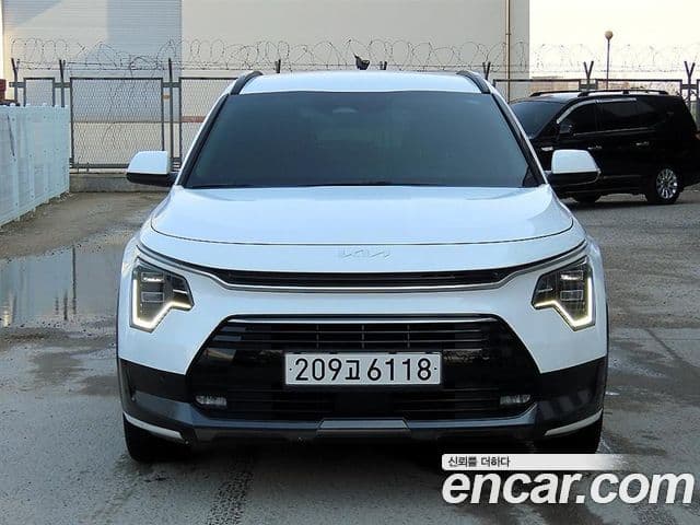 Kia Niro 2022 — ფოტო 20/20