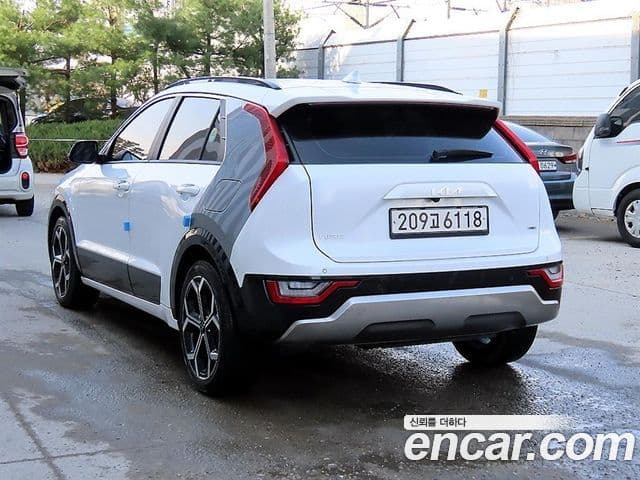 Kia Niro 2022 — ფოტო 2/20