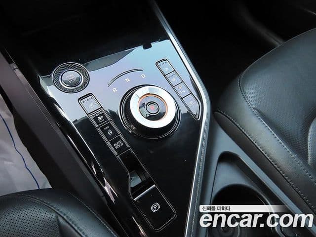 Kia Niro 2022 — ფოტო 10/20