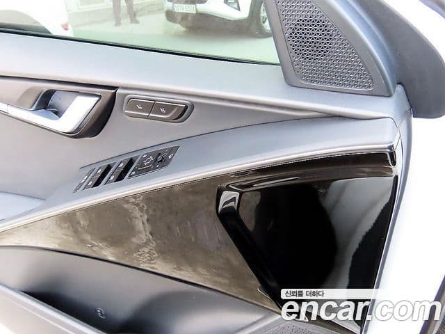 Kia Niro 2022 — ფოტო 11/20