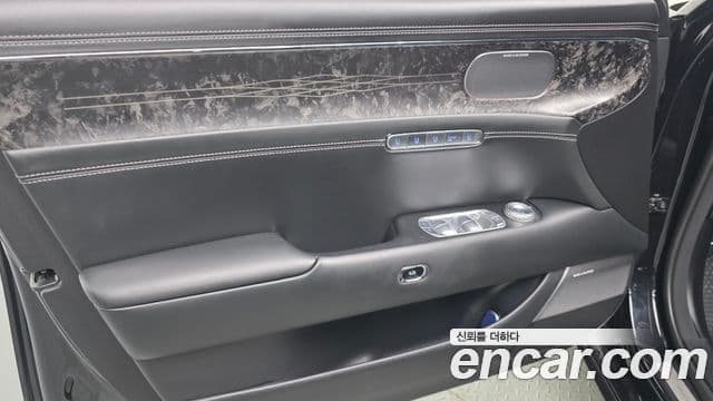 Genesis G90 2023 — Photo 33/35