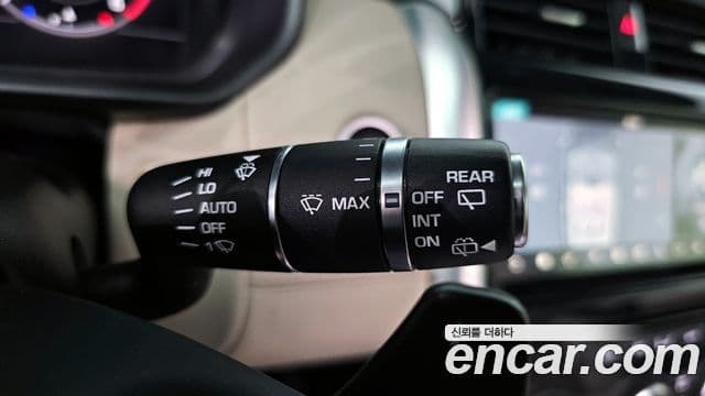 Land Rover Discovery 5 2019 — ფოტო 16/20