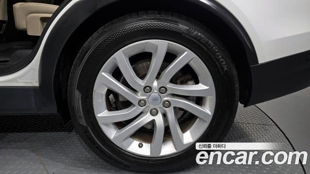 Land Rover Discovery 5 2019 — Photo 30/30