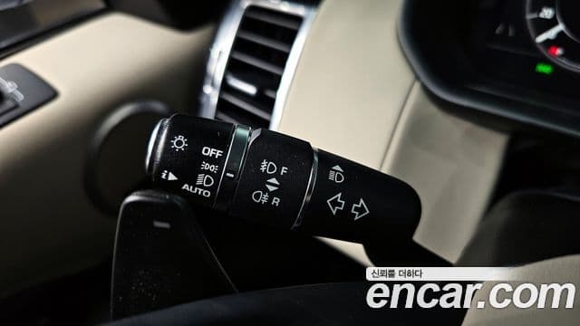 Land Rover Discovery 5 2019 — Photo 22/30