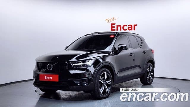 Volvo XC40 2018 — Şəkil 1/20