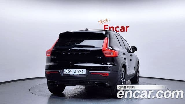 Volvo XC40 2018 — Şəkil 4/20