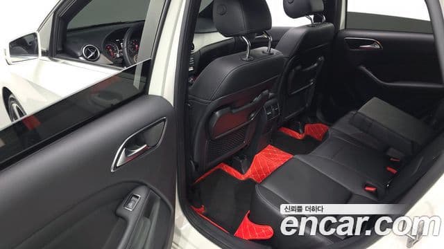 Mercedes-Benz B-Class 2018 — Фото 11/20