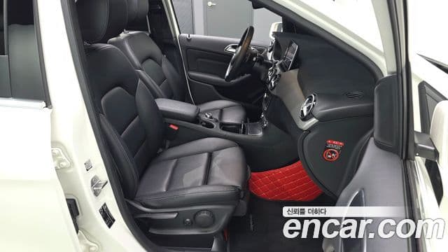 Mercedes-Benz B-Class 2018 — Фото 12/20