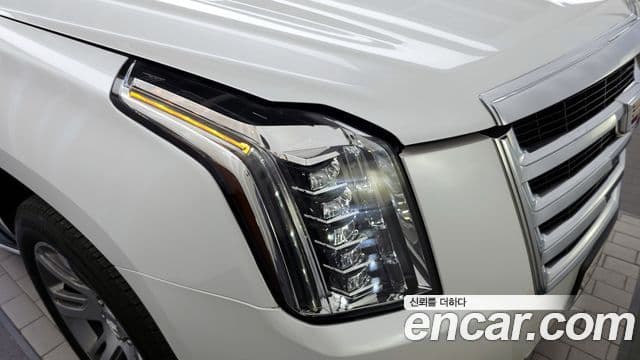 Cadillac Escalade 2020 — Photo 14/34