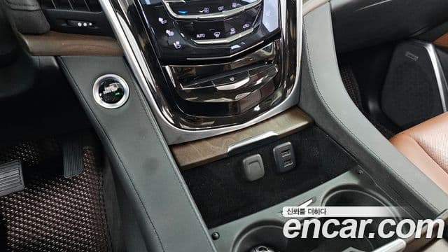 Cadillac Escalade 2020 — Photo 27/34