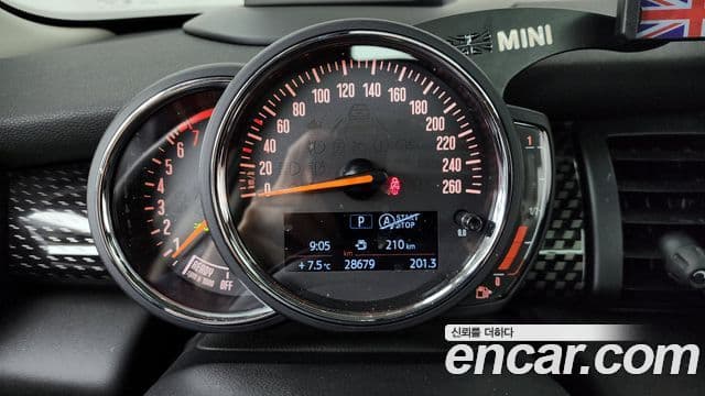 Mini Cooper S 2019 — Şəkil 8/20