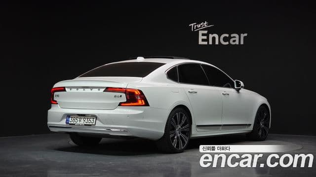 Volvo S90 2023 — Фото 1/20