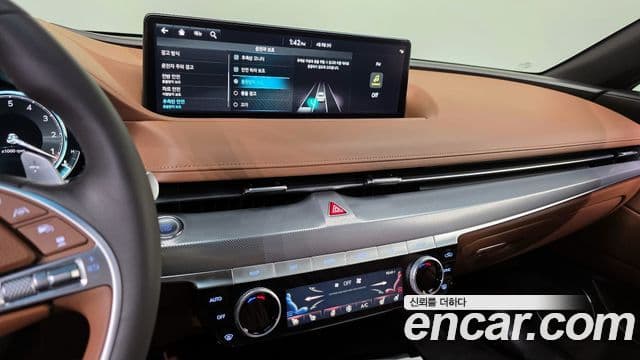Genesis Electrified G80 2023 — ფოტო 13/20