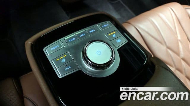 Genesis Electrified G80 2023 — ფოტო 17/20