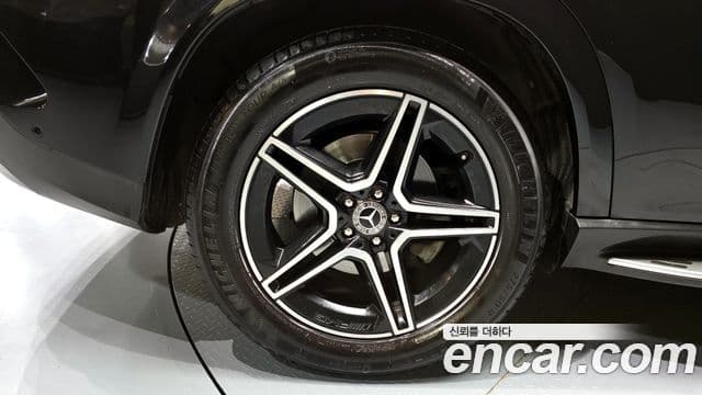 Mercedes-Benz GLE-Class 2021 — ფოტო 5/20