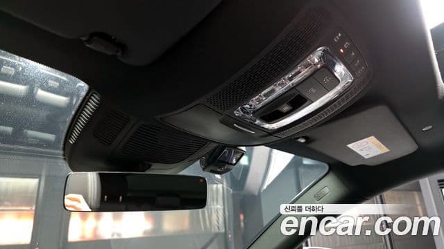 Mercedes-Benz GLE-Class 2021 — ფოტო 17/20