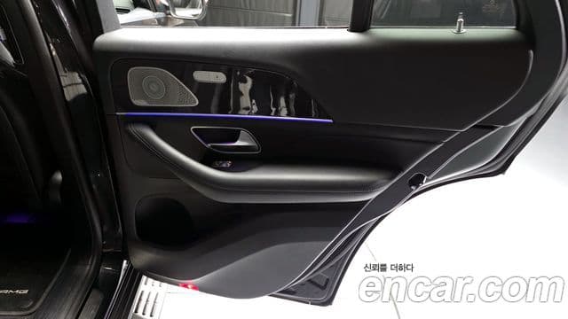 Mercedes-Benz GLE-Class 2021 — Photo 24/33