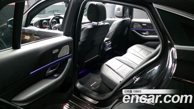 Mercedes-Benz GLE-Class 2021 — Photo 4/33