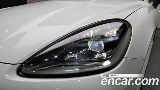 Porsche Cayenne 2023 — Photo 15/32