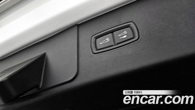 Porsche Cayenne 2023 — Photo 32/32