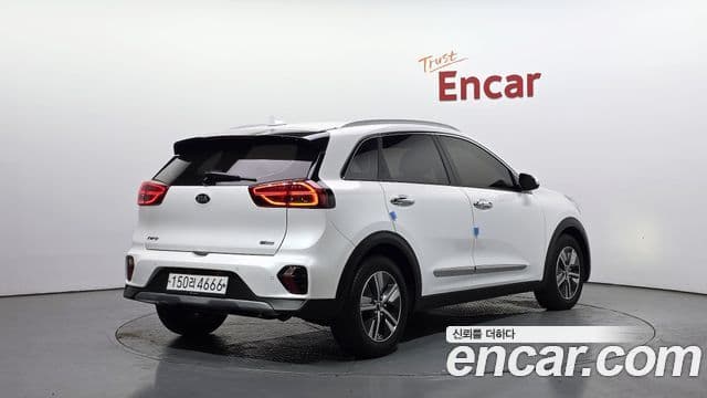 Kia Niro 2019 — Фото 2/20