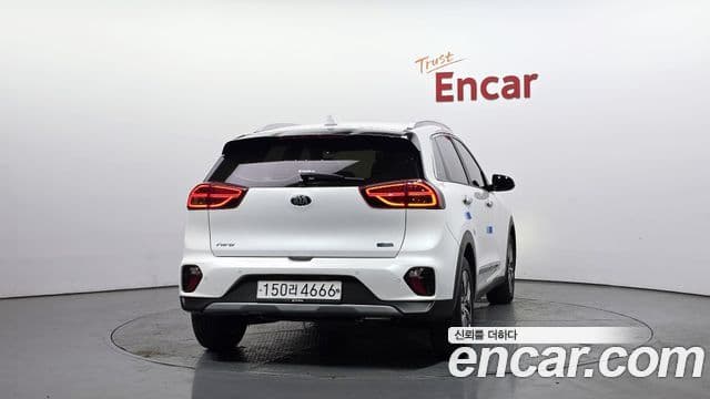 Kia Niro 2019 — Фото 4/20