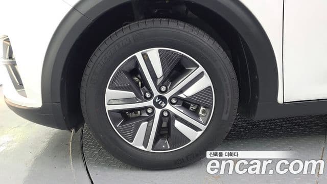 Kia Niro 2019 — Фото 5/20