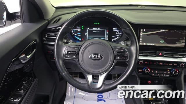 Kia Niro 2019 — Фото 13/20