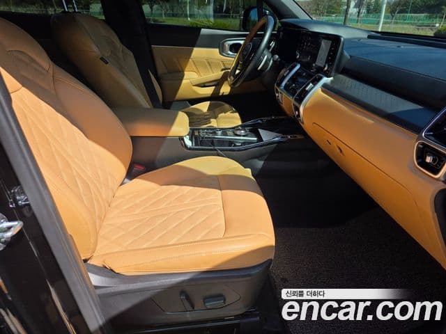 Kia Sorento 2021 — Фото 16/17