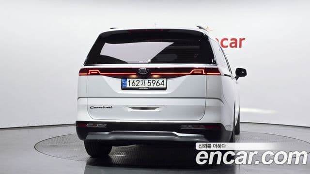 Kia Carnival 2021 — Фото 4/20