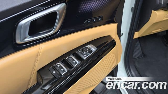 Kia Carnival 2021 — Фото 15/20