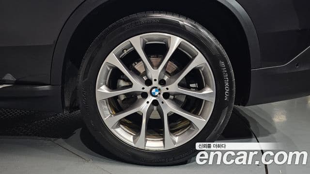 BMW X5 2020 — Photo 31/33