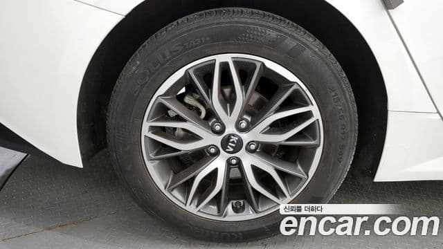 Kia K5 2021 — ფოტო 5/20