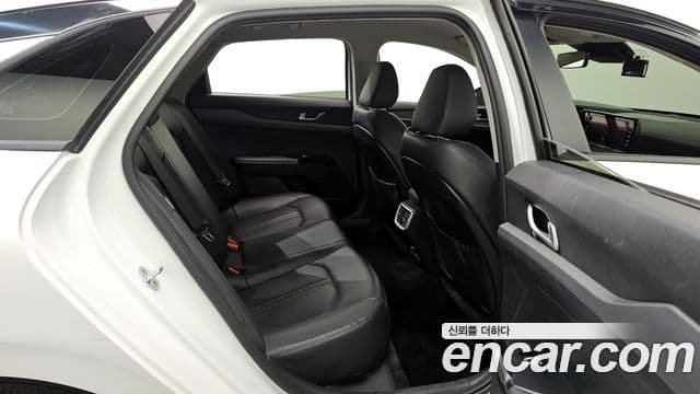 Kia K5 2021 — ფოტო 12/20