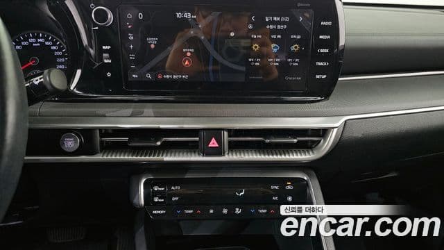 Kia K5 2021 — ფოტო 14/20